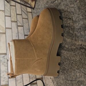 Universal Thread Tan Ankle Winter Boots
